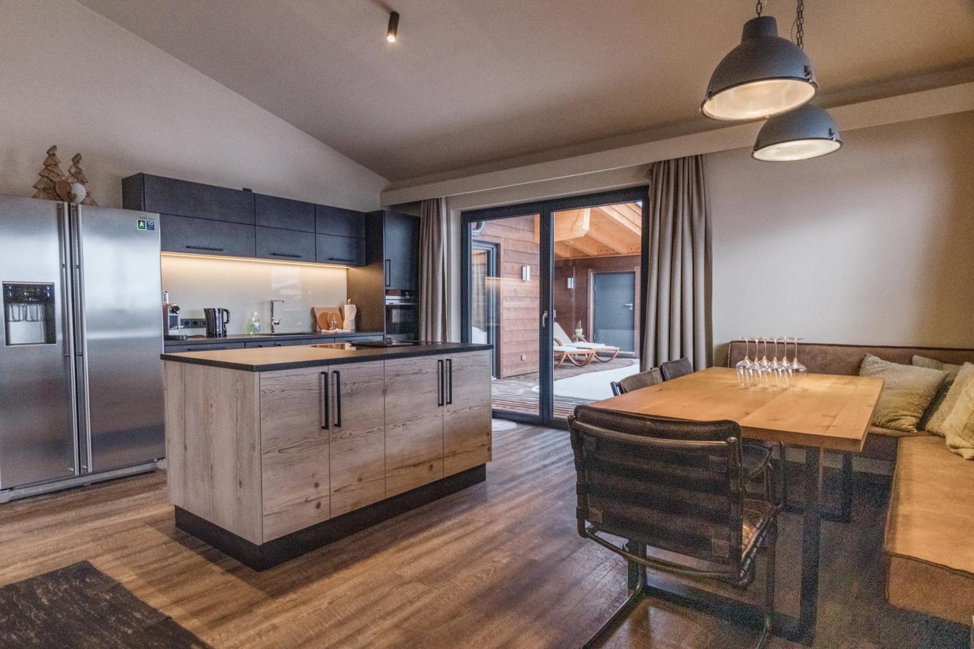 Thomsn Central Hotel & Appartements Заалбах-Хинтерглем Екстериор снимка